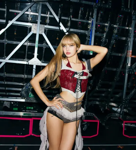 Image 23657574 from Lisa | BLΛƆKPIИK (Blackpink)