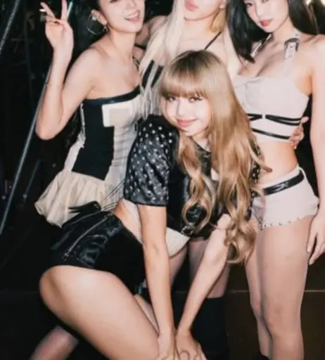 Image 23657482 from Lisa | BLΛƆKPIИK (Blackpink)