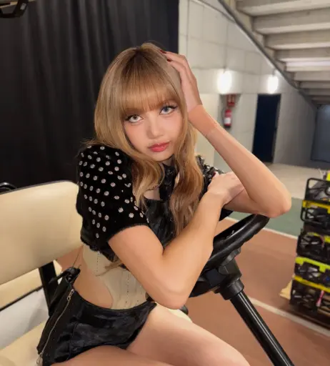 Image 23657612 from Lisa | BLΛƆKPIИK (Blackpink)
