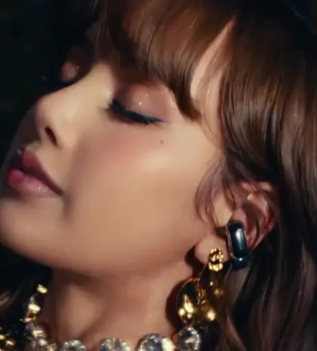 Image 23657198 from Lisa | BLΛƆKPIИK (Blackpink)