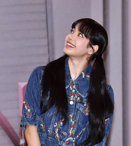 Image 23656926 from Lisa | BLΛƆKPIИK (Blackpink)