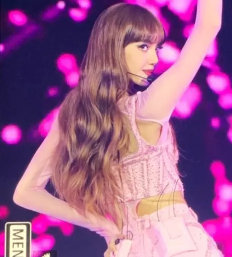 Image 23656960 from Lisa | BLΛƆKPIИK (Blackpink)
