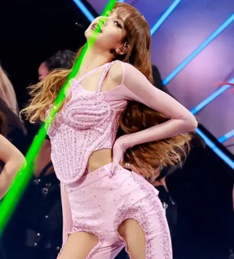 Image 23656965 from Lisa | BLΛƆKPIИK (Blackpink)