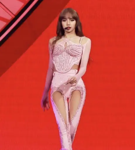 Image 23656964 from Lisa | BLΛƆKPIИK (Blackpink)