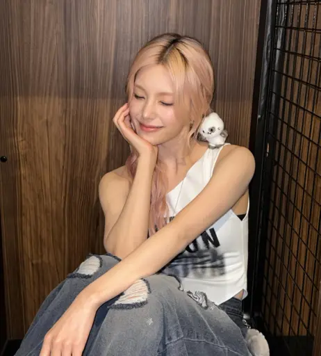 Image 23659900 from Yeji - ITZY (예지, Hwang Ye-ji)
