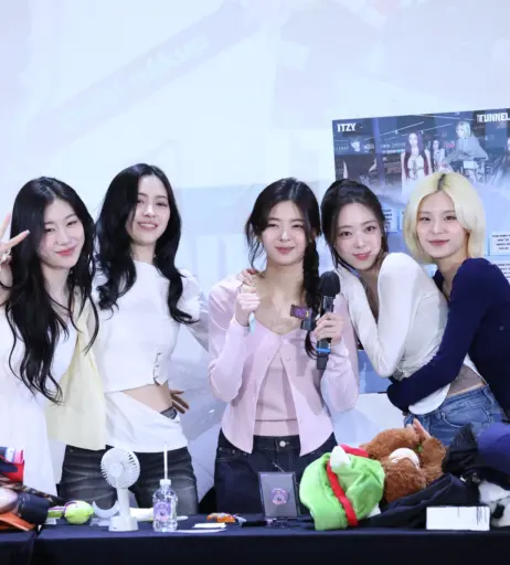 Image 23659590 from Yeji - ITZY (예지, Hwang Ye-ji)