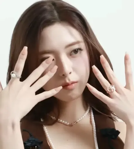 Image 23659516 from Yeji - ITZY (예지, Hwang Ye-ji)