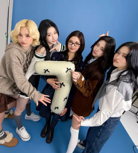 Image 23659435 from Yeji - ITZY (예지, Hwang Ye-ji)
