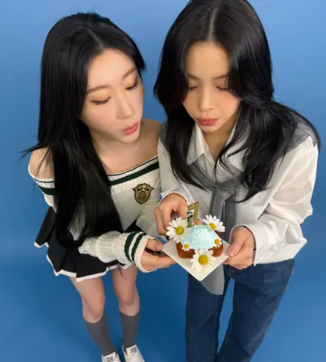 Image 23659438 from Yeji - ITZY (예지, Hwang Ye-ji)
