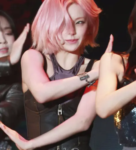 Image 23659680 from Yeji - ITZY (예지, Hwang Ye-ji)