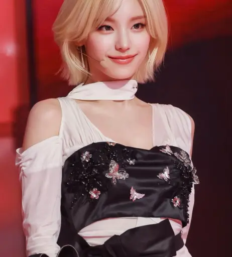 Image 23659342 from Yeji - ITZY (예지, Hwang Ye-ji)