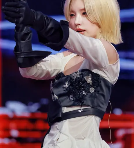 Image 23659345 from Yeji - ITZY (예지, Hwang Ye-ji)