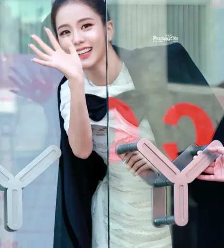 Image 23661292 from Jisoo  || - BLΛƆKPIИK ( BLACKPINK )