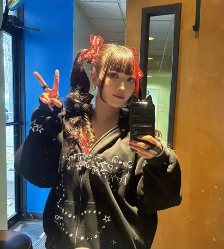 Image 23694379 from Maki Itoh