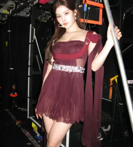 Image 23683138 from Minatozaki Sana (TWICE)