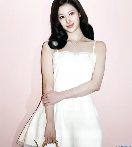 Image 23683149 from Minatozaki Sana (TWICE)