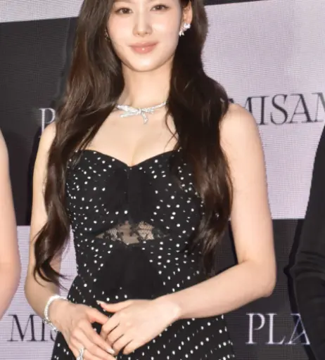 Image 23683025 from Minatozaki Sana (TWICE)