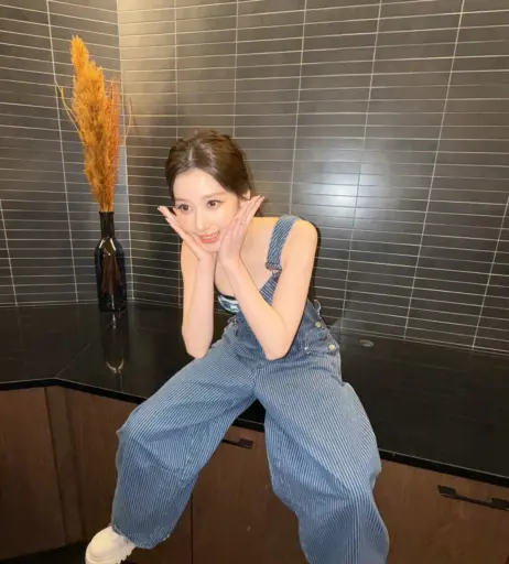 Image 23683052 from Minatozaki Sana (TWICE)