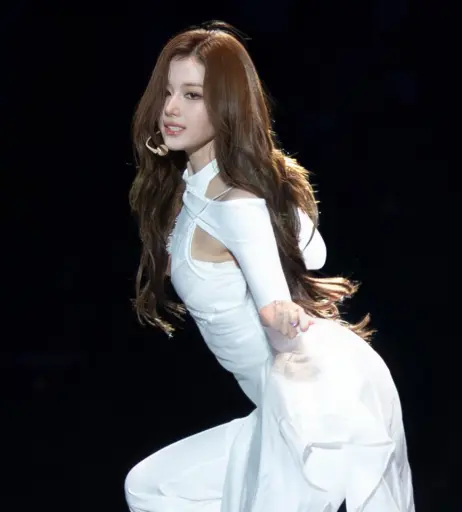 Image 23683301 from Minatozaki Sana (TWICE)