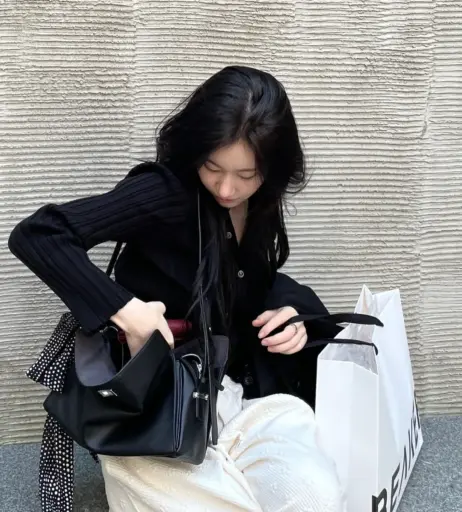 Image 23554526 from Chaeryeong - ITZY (채령)
