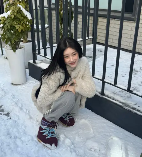 Image 23554403 from Chaeryeong - ITZY (채령)
