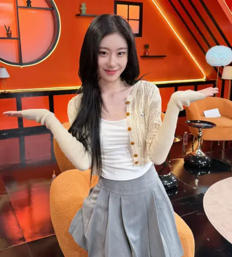 Image 23554405 from Chaeryeong - ITZY (채령)