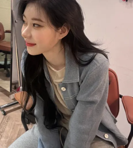 Image 23554443 from Chaeryeong - ITZY (채령)