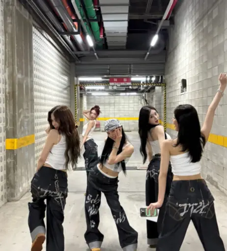 Image 23554476 from Chaeryeong - ITZY (채령)