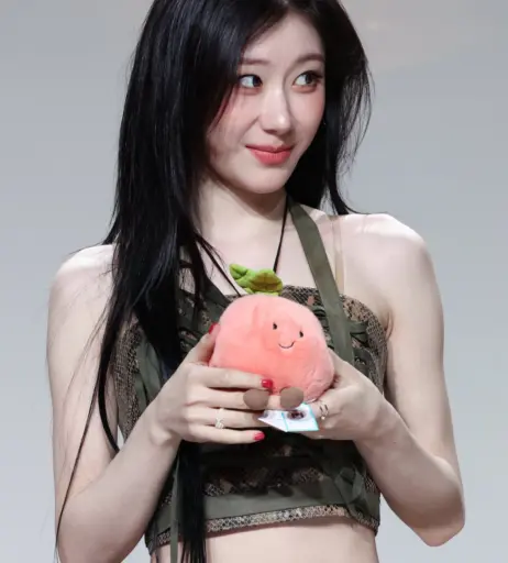 Image 23554387 from Chaeryeong - ITZY (채령)