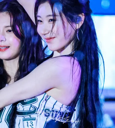 Image 23554294 from Chaeryeong - ITZY (채령)