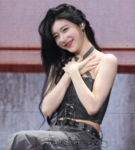 Image 23554272 from Chaeryeong - ITZY (채령)