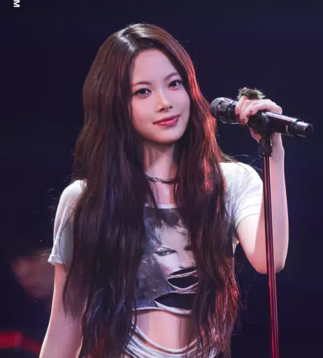 Image 23552975 from Hong Eunchae 홍은채 | LESSERAFIM