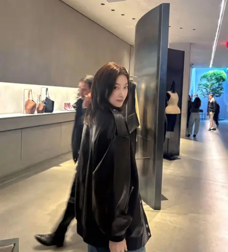 Image 23552510 from Kazuha Nakamura 中村 一葉 | LESSERAFIM