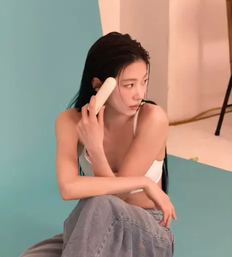 Image 23552780 from Kazuha Nakamura 中村 一葉 | LESSERAFIM