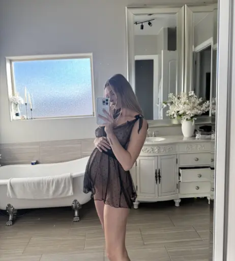 Image 23532761 from Emma Hix / emmahixofficial
