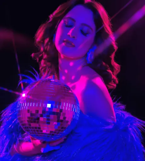 Image 23596211 from Laura Marano
