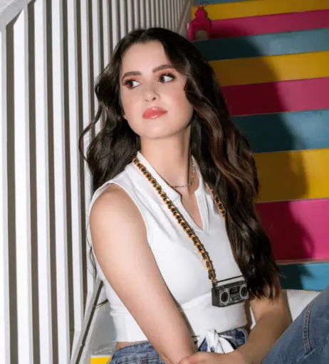 Image 23596204 from Laura Marano