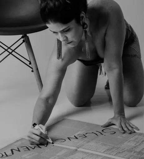 Image 23592599 from Samara Felippo