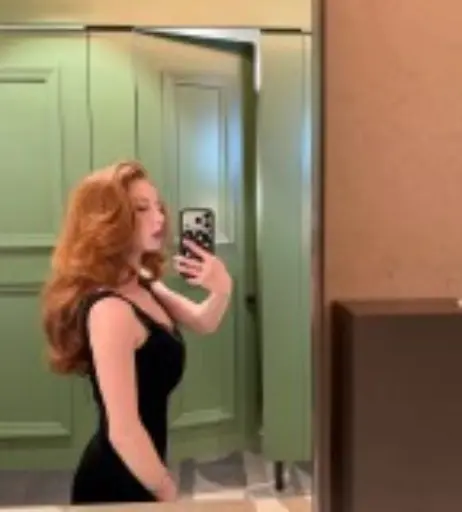 Image 23474471 from Francesca Capaldi (18)