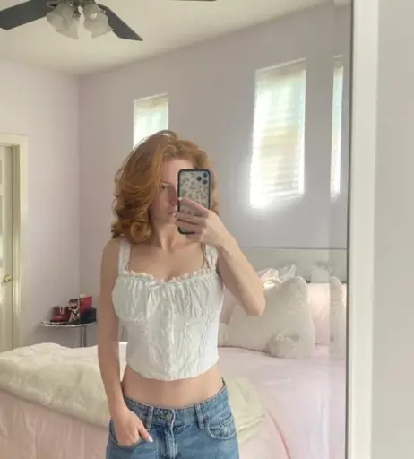 Image 23474332 from Francesca Capaldi (18)