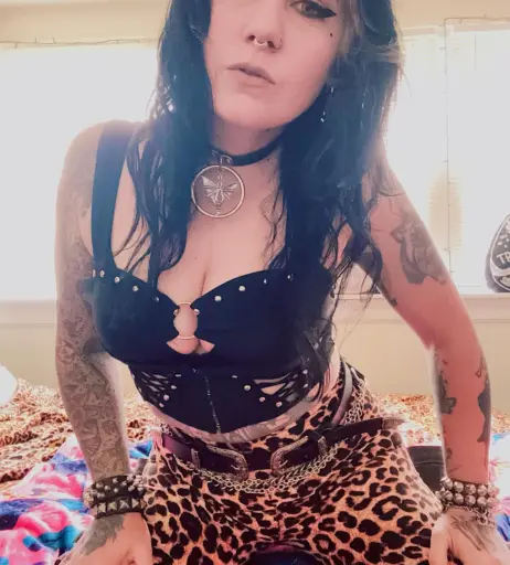 Image 23477408 from Women of Metal