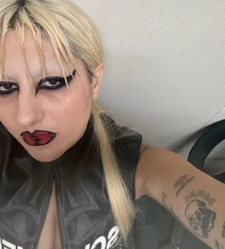Image 23477191 from Women of Metal