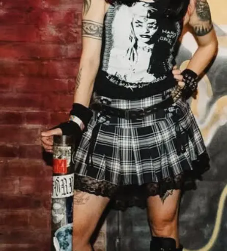 Image 23477129 from Women of Metal