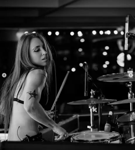 Image 23477301 from Women of Metal