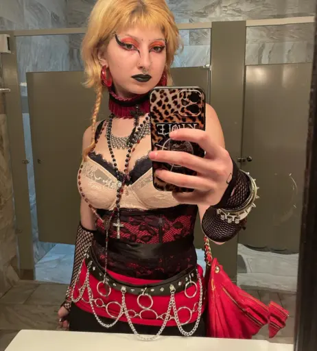 Image 23477233 from Women of Metal