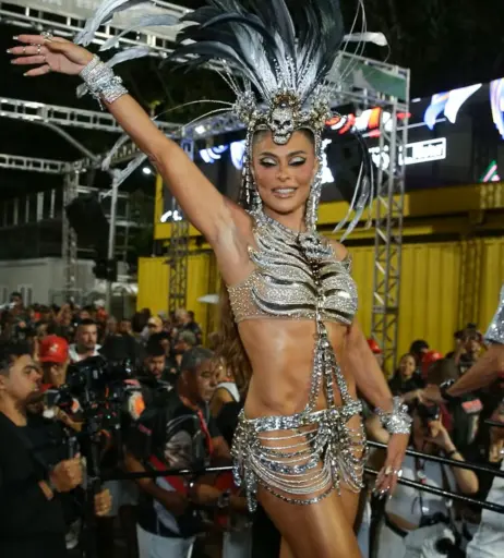 Image 23448133 from Juliana Paes