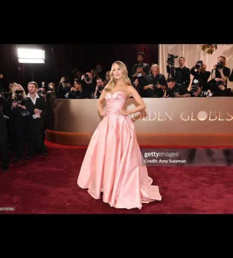 Image 23443265 from Nikki Glaser