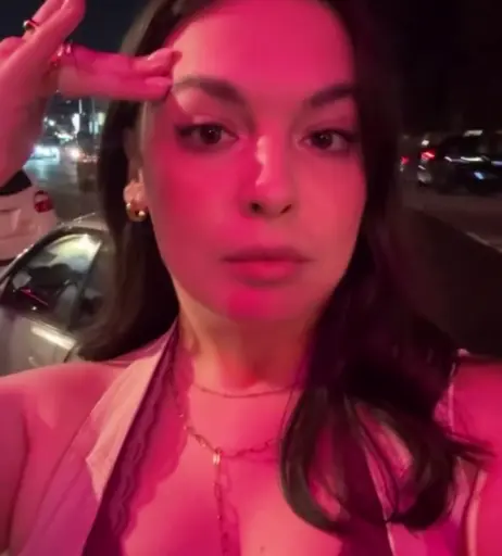 Image 23442670 from Isabella Gomez