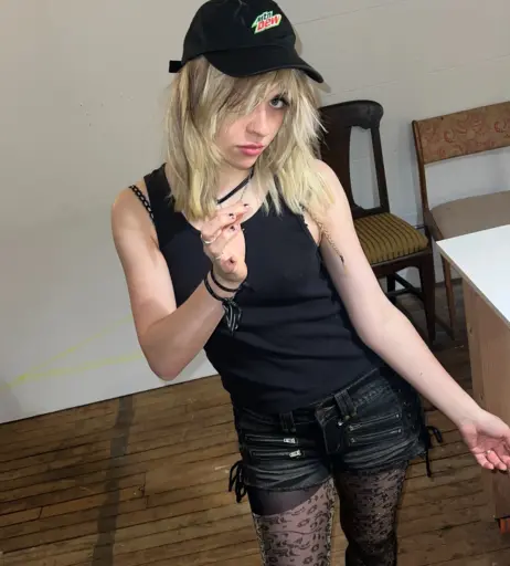 Image 23414850 from wormsheriff / Olivia O