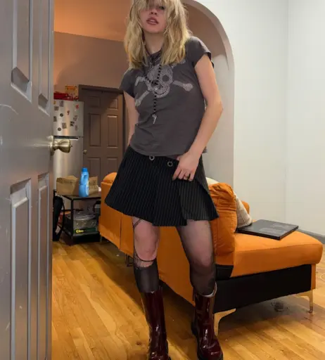 Image 23414840 from wormsheriff / Olivia O